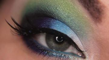 Mavi göz makyajı nasıl yapılır