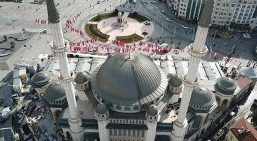 Taksim Camiindeki son durum havadan grntlendi