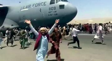 Afganistanda kaos hakim ama ABD... Dalga geçer gibi Hem de gözümüzün içine baka baka...