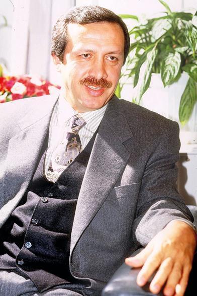 Engelliyorlar o yüzden hizmet yapamıyorum