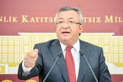 Akademisyenden iyi siyasetçi çıkmaz: İbrahim Kaboğlu örnek olayı