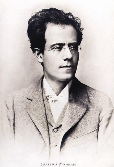 Ajda hangi iki ünlü yazarın önünde çırılçıplak soyundu