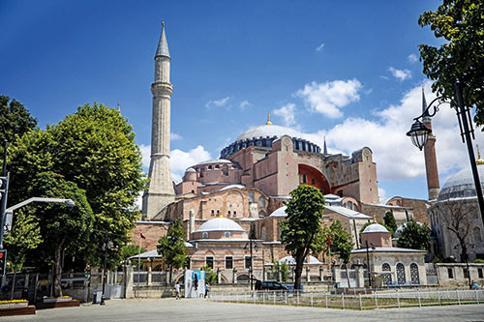 Ayasofya Yi Camiden Muzeye Ceviren Ataturk Un Dehasidir