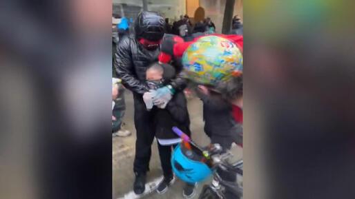 ABD’de polis 7 yaşındaki çocuğun yüzüne biber gazı sıktı