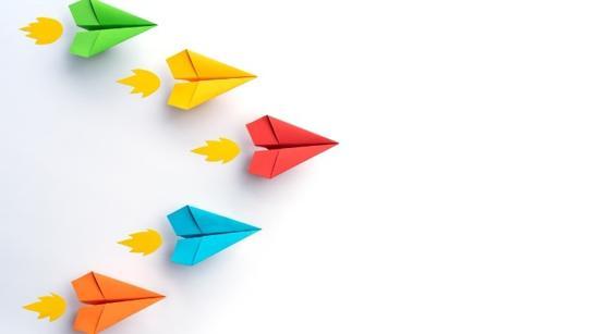 Kâğıttan uçak nasıl yapılır? Adım adım kâğıt uçak yapımı