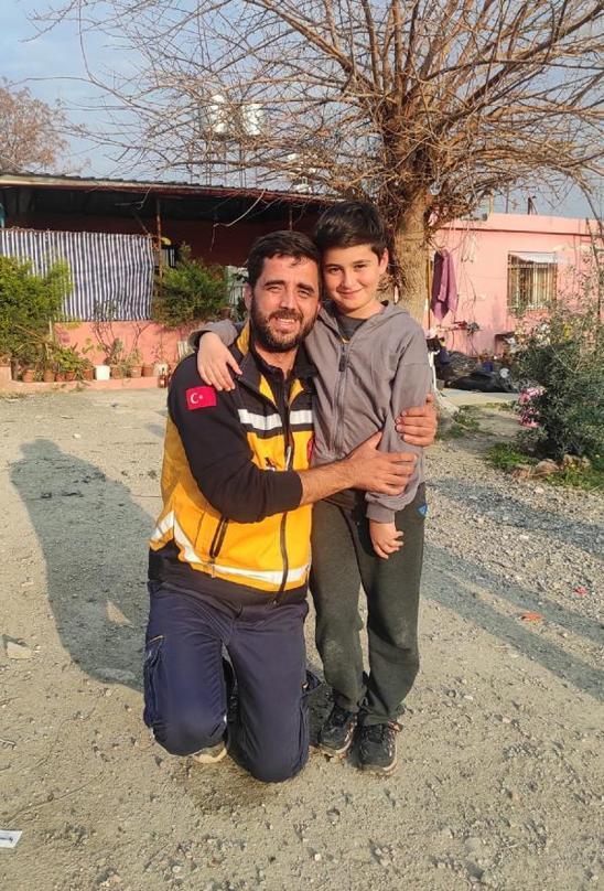Enkazdan 84üncü saatte kurtarılmıştı: İlk sorusu bu olmuş