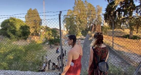 Kıbrıs'ta geçişler kapanınca sınırdaki parka akın yaşandı