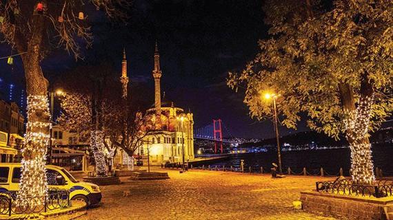 A strange New Year's fireworks scandal, the stubbornness of the belly dancer, the silence of Istanbul