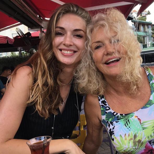 Anne-kız buluÅması
