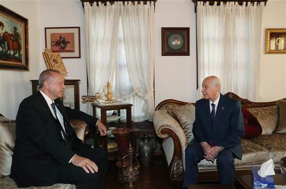 Bahçeliden Cumhurbaşkanı Erdoğana özel hediye