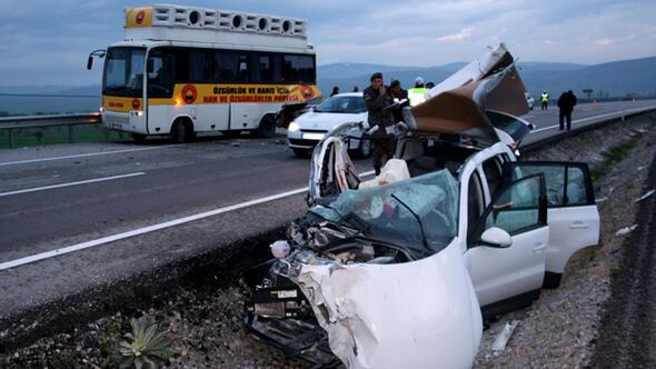 Son Dakika Afyonkarahisar Da Otobus Kazasi Cok Sayida Yarali Var Takvim