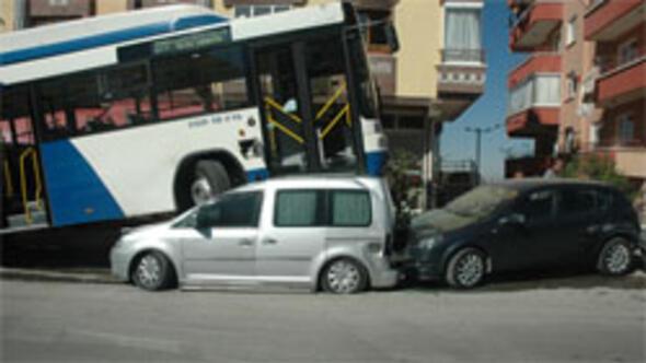 Ankarada belediye otobüsü şaha kalktı