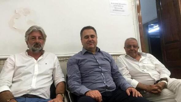 İzmir Haberleri - İki ünlü cezacı avukatI otoparkçılar ...