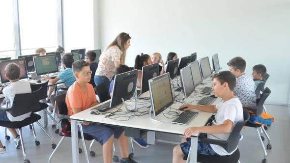 Lüleburgaz Belediyesi Bilişim Garaj Akademisi eğitimleri başladı