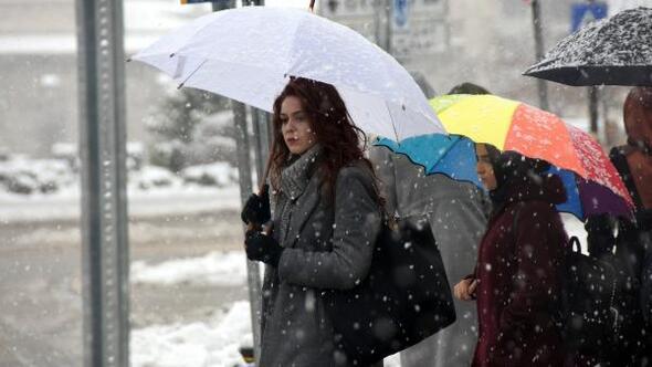 Sivasta kar yağışı, 130 köy yolunu ulaşıma kapadı