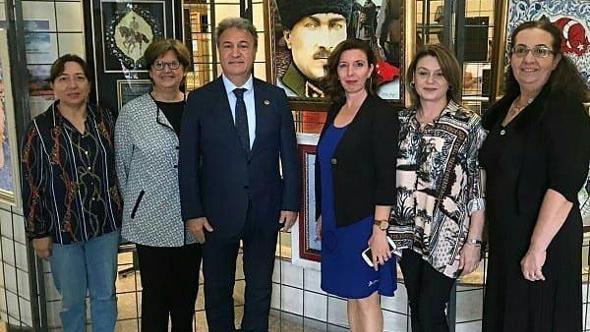 Bornovada Atatürk ve Sanat sergisi açıldı