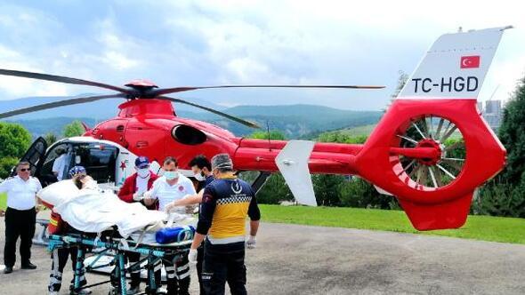 Yeni doğum yapan kadına ambulans helikopterle sevk