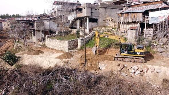 Tarsus Belediyesi vatandaşların 60 yıllık yol hasretine son verdi