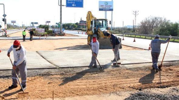 Büyükşehir Serik Caddesi Gebiz Yolu kesişim kavşağını düzenliyor