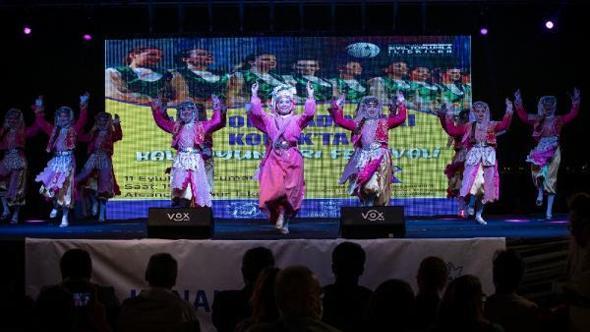 Halk Oyunları Festivali, İzmire renk kattı