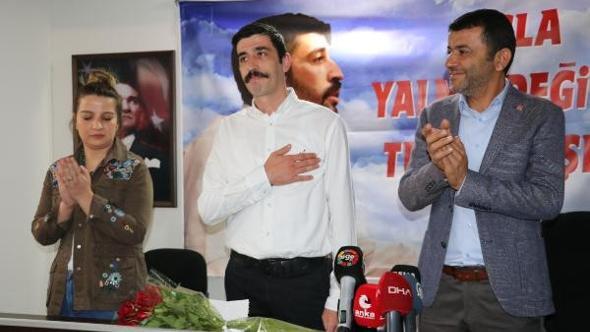 Denizli Haberleri Tahliye Edilen Chp Denizli Il Genclik Kollari Baskani Partililerle Bulustu Yerel Haberler