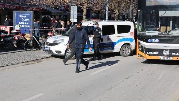 Kırşehirde şüpheli çanta fünye ile patlatıldı