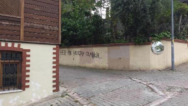 uskudar haberleri aksener in evinin karsisindaki duvara yazi yazan 2 kisi gozaltina alindi istanbul haberleri