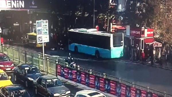 Beşiktaş’ta otobüs durağa böyle daldı... Dehşet anları ortaya çıktı Beşiktaş’ta otobüs durağa böyle daldı... Dehşet anları ortaya çıktı