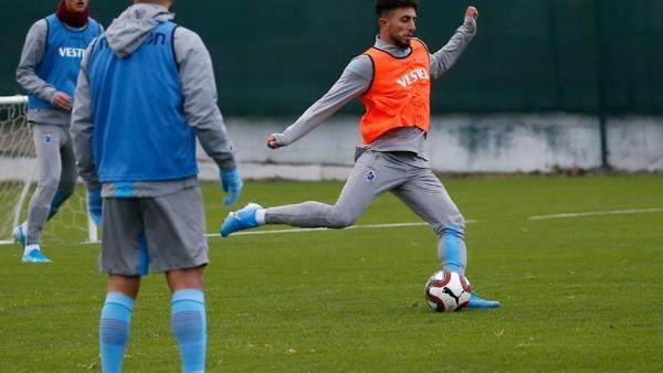 Trabzonspor'da yeni transfer Bilal Başaçıkoğlu ilk antrenmanına çıktı