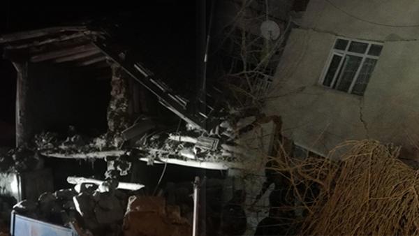 Son dakika haberi: Elazığ'da çok şiddetli deprem! Acı haberler geliyor... Son dakika haberi: Elazığ'da çok şiddetli deprem! Acı haberler geliyor...