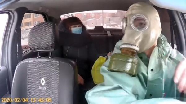 Rus taksi sürücüsünden tepki çeken 'koronavirüs şakası' Rus taksi sürücüsünden tepki çeken 'koronavirüs şakası'