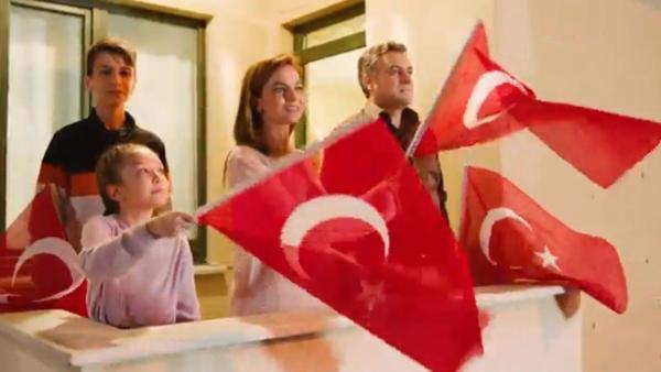 İletişim Başkanlığı'ndan İstiklal Marşı'nı 'Balkonlardan okuyalım' daveti İletişim Başkanlığı'ndan İstiklal Marşı'nı 'Balkonlardan okuyalım' daveti
