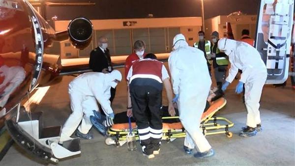 Rusya'da ameliyat edilmedi! Türk genci ambulans uçakla yurda getirildi Rusya'da ameliyat edilmedi! Türk genci ambulans uçakla yurda getirildi