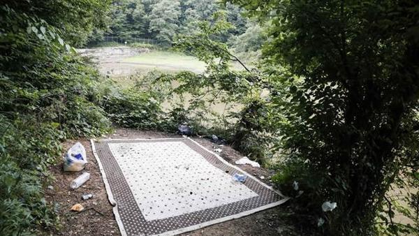 Piknikçilerin dün akın ettiği Belgrad Ormanı çöplüğe döndü Piknikçilerin dün akın ettiği Belgrad Ormanı çöplüğe döndü