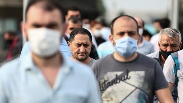 Bilim Kurulu üyesinden İstanbul için çok önemli uyarı: Vaka sayıları artabilir... Bilim Kurulu üyesinden İstanbul için çok önemli uyarı: Vaka sayıları artabilir...