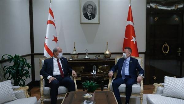 Oktay: Kovid-19 şartlarından kaynaklı KKTC'ye 117 milyon TL aktarıyoruz Oktay: Kovid-19 şartlarından kaynaklı KKTC'ye 117 milyon TL aktarıyoruz