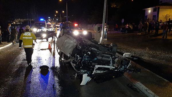 Karabük'te feci kaza! 4 yaralı Karabük'te feci kaza! 4 yaralı