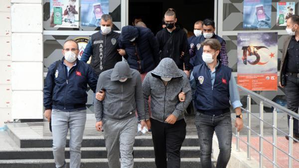 'Evde sabun paketleyerek, para kazanın' ilanıyla dolandırdılar