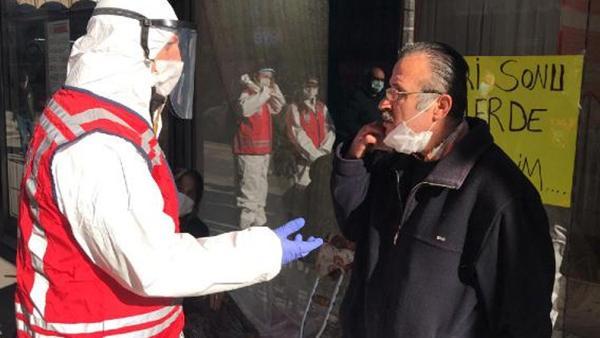Kimliğini isteyen polise 'Hayrola' deyince... 'Başka bir dünyada mı yaşıyorsun?' Kimliğini isteyen polise 'Hayrola' deyince... 'Başka bir dünyada mı yaşıyorsun?'