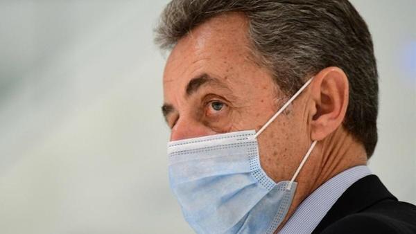 Eski Fransa Cumhurbaşkanı Sarkozy'nin yolsuzlukla yargılandığı davada 4 yıl hapsi istendi Eski Fransa Cumhurbaşkanı Sarkozy'nin yolsuzlukla yargılandığı davada 4 yıl hapsi istendi