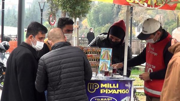 Son dakika... Bayilerin önünde kuyruk oluştu! Hatay’da Milli Piyango biletlerine yoğun ilgi