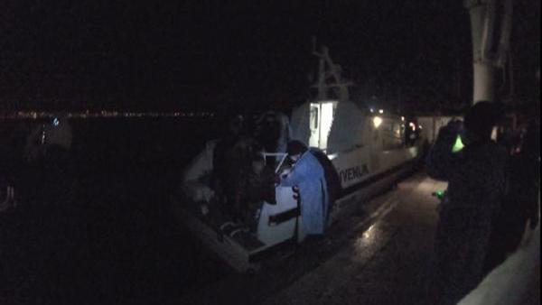 Balıkesir’de 38 kaçak göçmen kurtarıldı Balıkesir’de 38 kaçak göçmen kurtarıldı