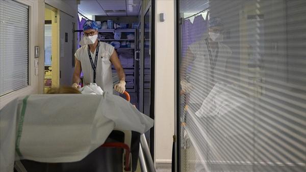 İngiltere'de koronavirüs salgınında son durum açıklandı İngiltere'de koronavirüs salgınında son durum açıklandı