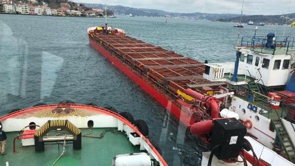 İstanbul Boğazı'nda gemi arızası!
