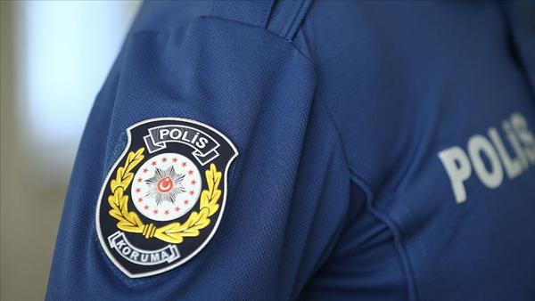 Adana'da bir otomobilde uyuşturucu hap ele geçirildi Adana'da bir otomobilde uyuşturucu hap ele geçirildi