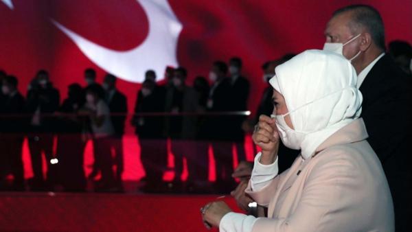 15 Temmuz Demokrasi Müzesi'nde duygu dolu anlar! Gözyaşlarına hakim olamadı