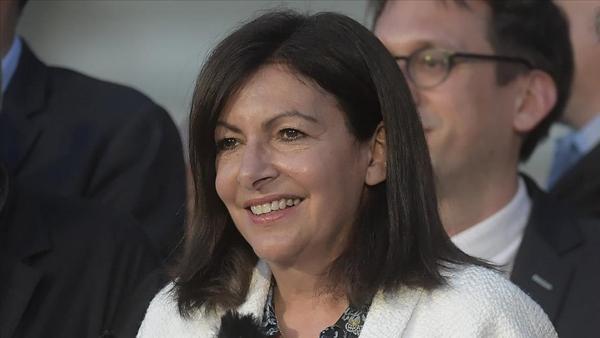 Paris belediye başkanı cumhurbaşkanı adayı oldu Paris belediye başkanı cumhurbaşkanı adayı oldu