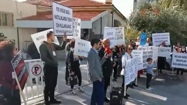 KKTC’de aşı karşıtlarından eylem