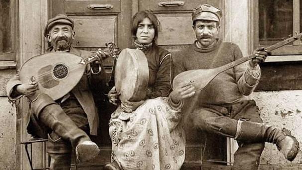 İstanbul sokaklarında uzun bir yürüyüş