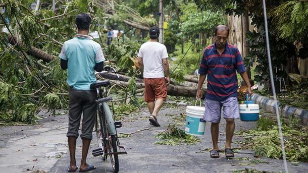 Hindistan ve Bangladeş'te etkili olan Amphan Kasırgası'nda ölü sayısı 24'e yükseldi